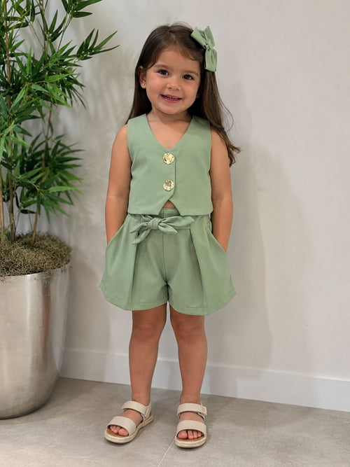 Conjunto de 2 Piezas para Niña: Chaleco Corto con Botones Dorados + Shorts Plisados con Lazo.