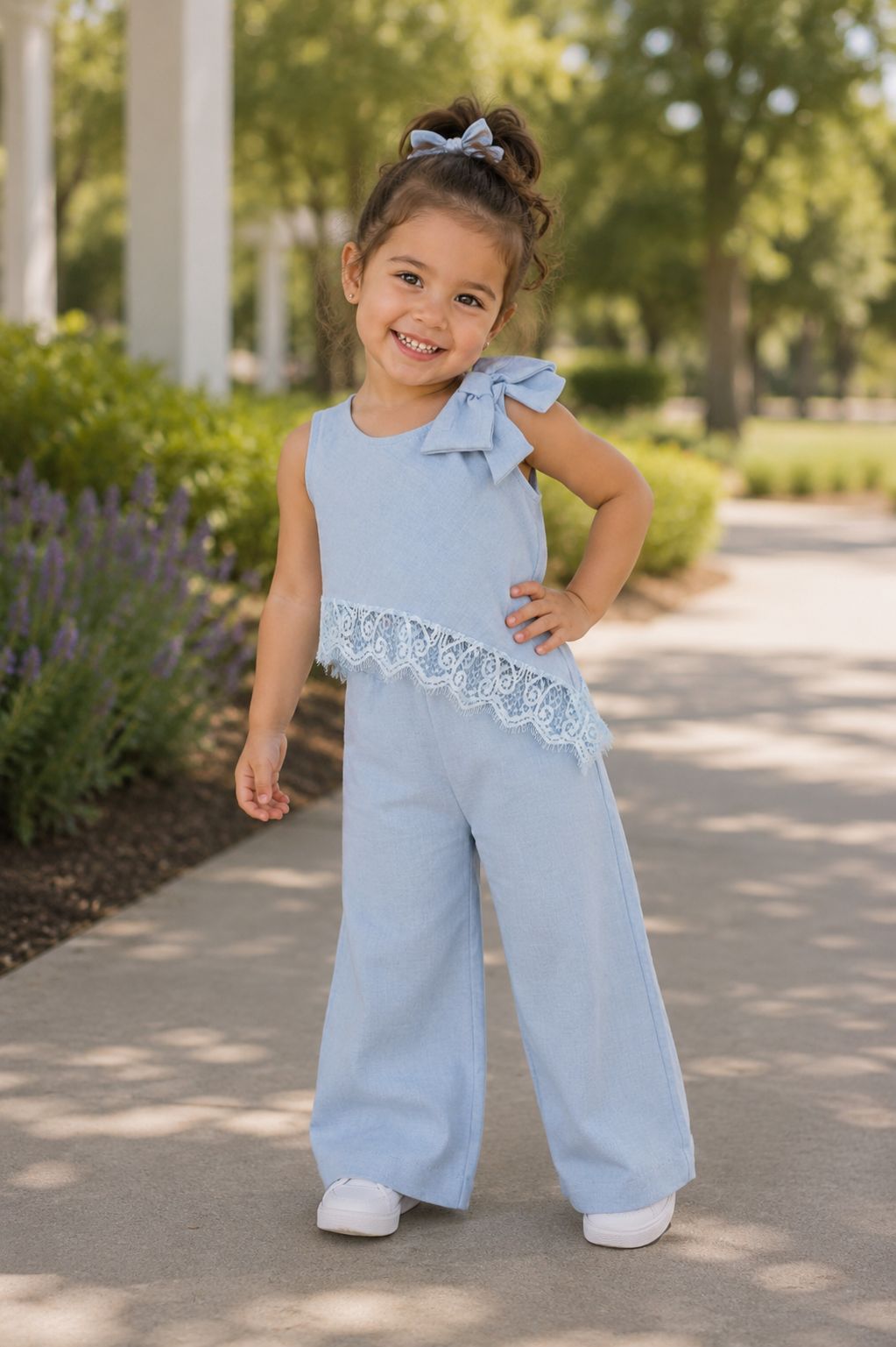 Conjunto Elegante de Niña: Jumpsuit / Enterizo con Detalle de Encaje y Moño – Ropa de Fiesta y Casual para Niñas