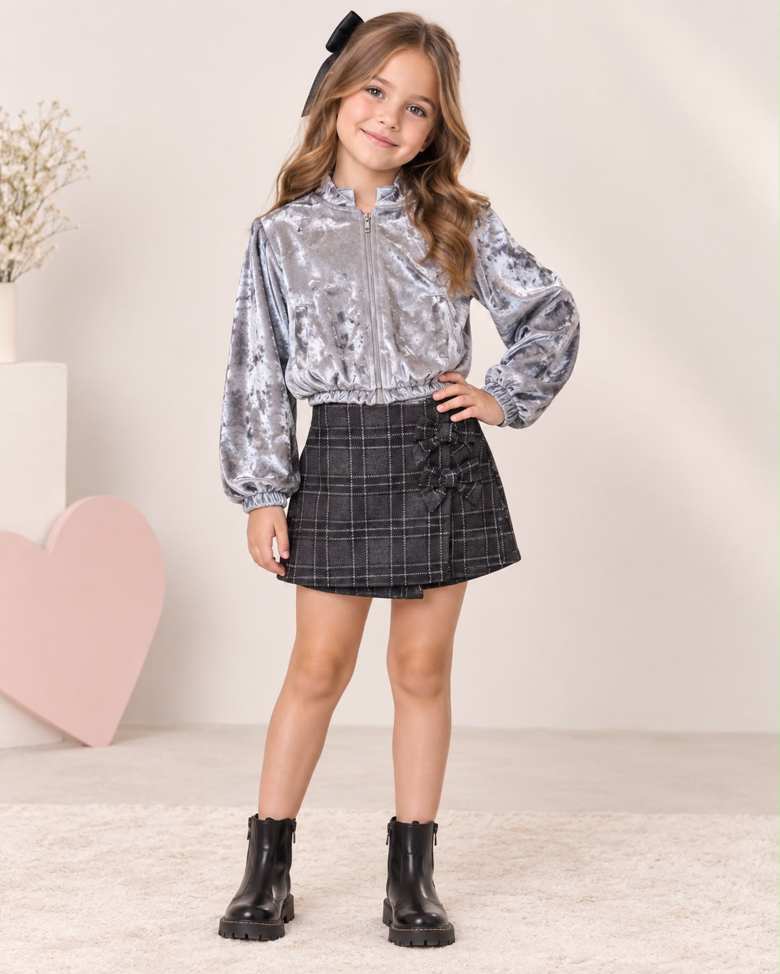 ✨ Conjunto para Niña con Chamarra de Terciopelo + Falda Short a Cuadros con Moños