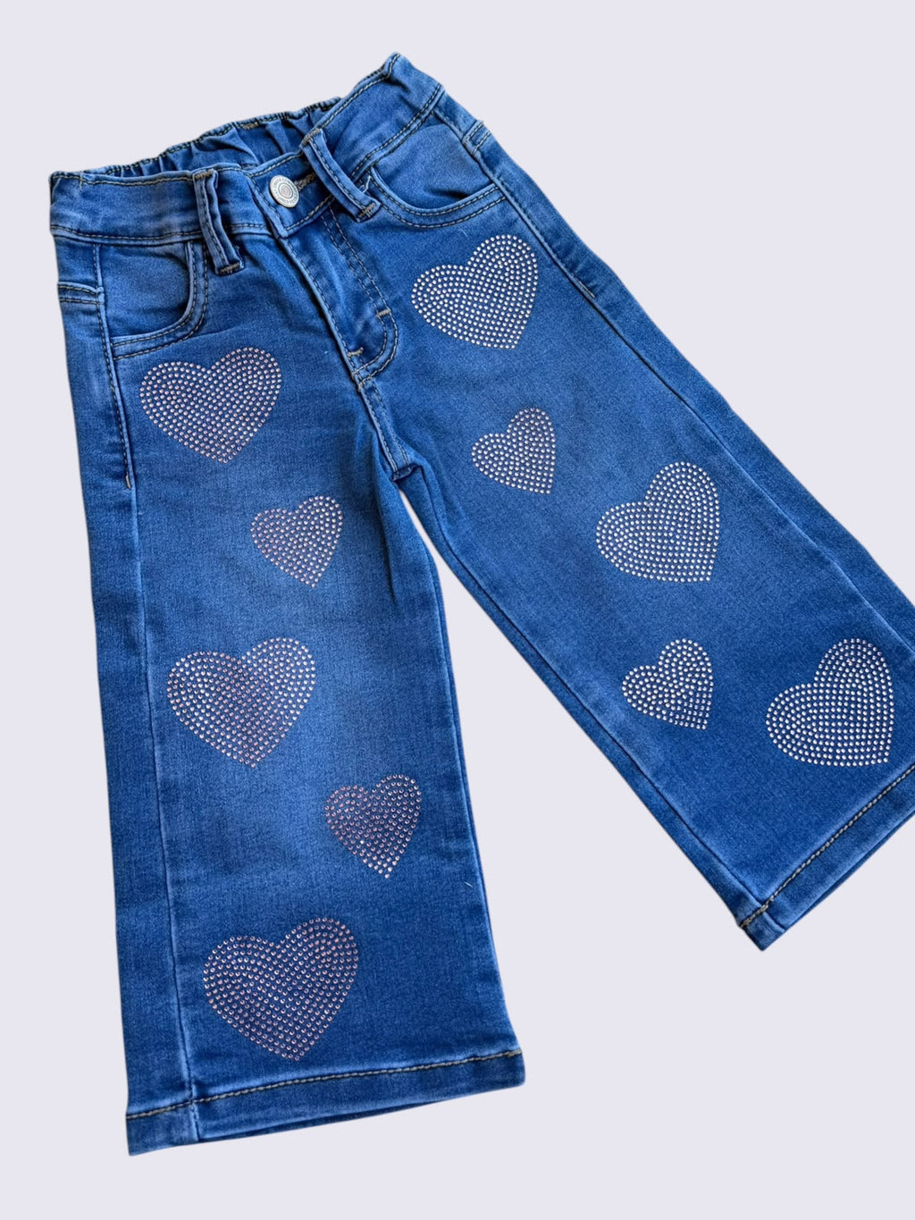 Pantalón de Mezclilla para Bebé Corte Ancho con Corazones de Pedrería