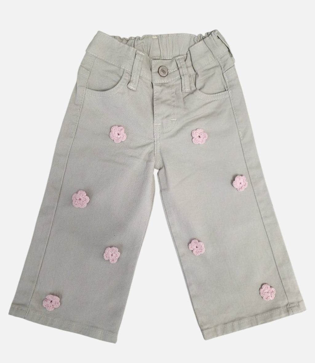 Pantalón Wide Leg para Bebé Niña con Flores Tejidas 3D | Mezclilla Suave y Cómoda