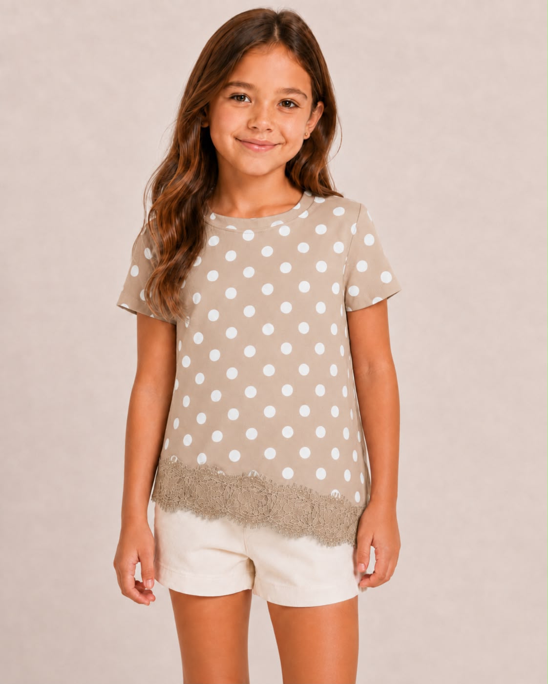 Blusa para Niña de Lunares con Encaje | Manga Corta y Corte Asimétrico